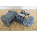 17 RPM 0,37 KW 205 Nm Asmaat 30 mm geremd. Unused.